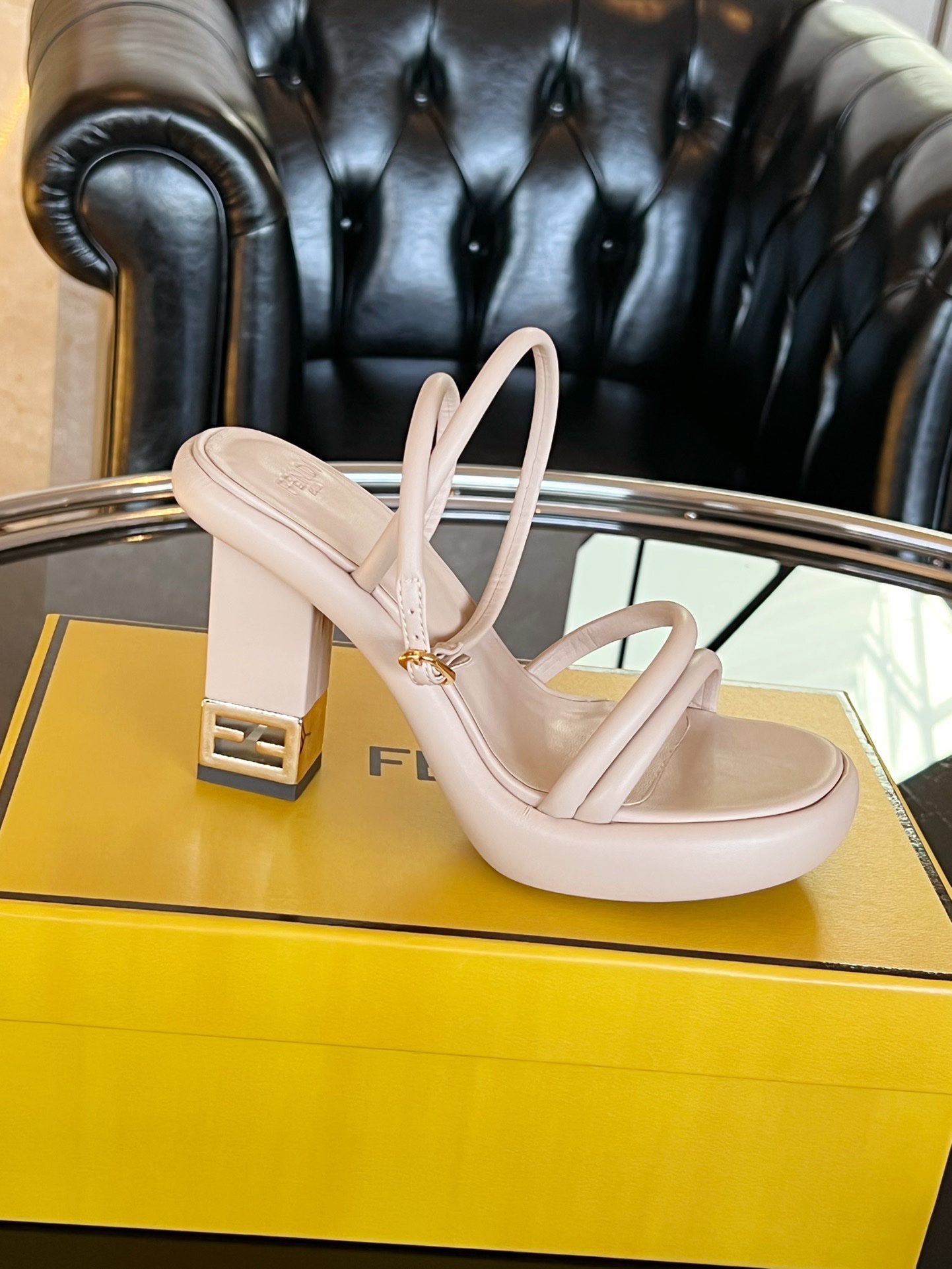 Fendi 2023 New Sandals - Image 5