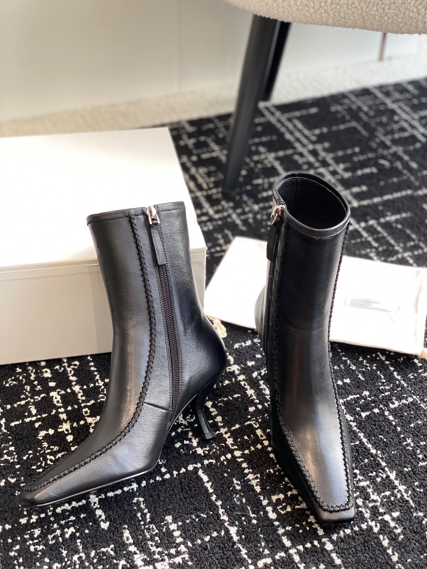 The Row 2023 New Exclusive Boots - Image 5