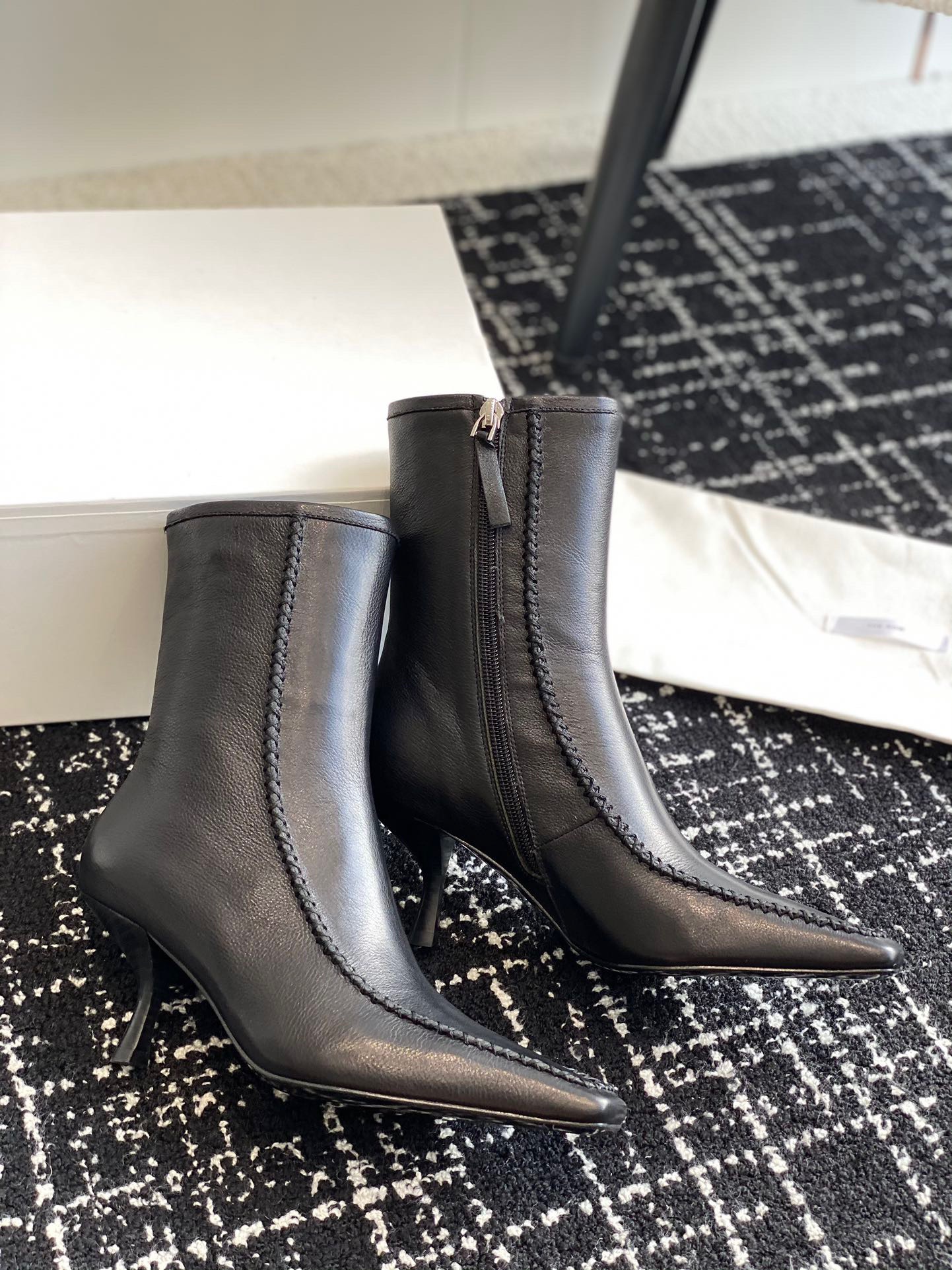 The Row 2023 New Exclusive Boots - Image 6