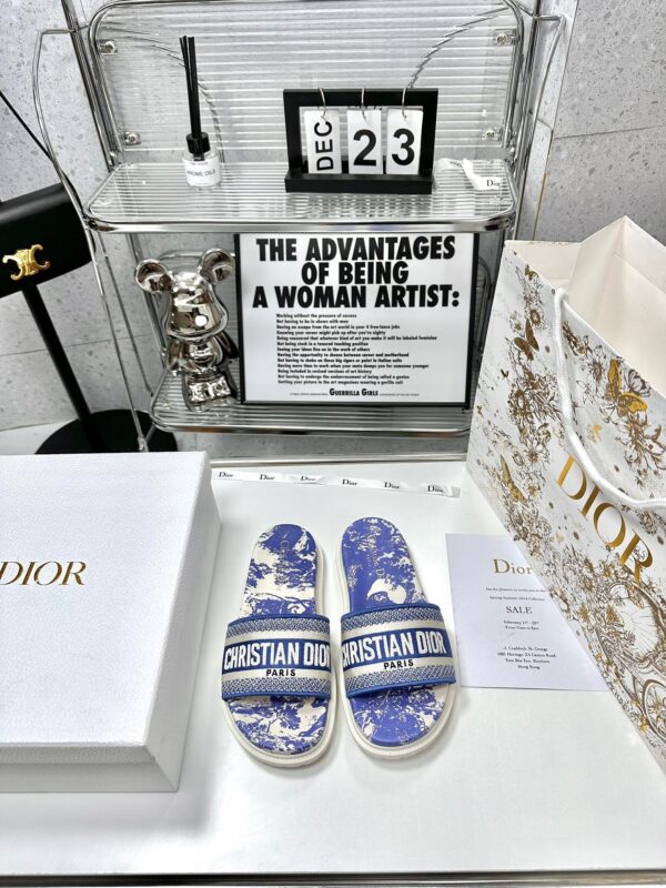 Dior 2023 Hawaiian Beach Slippers