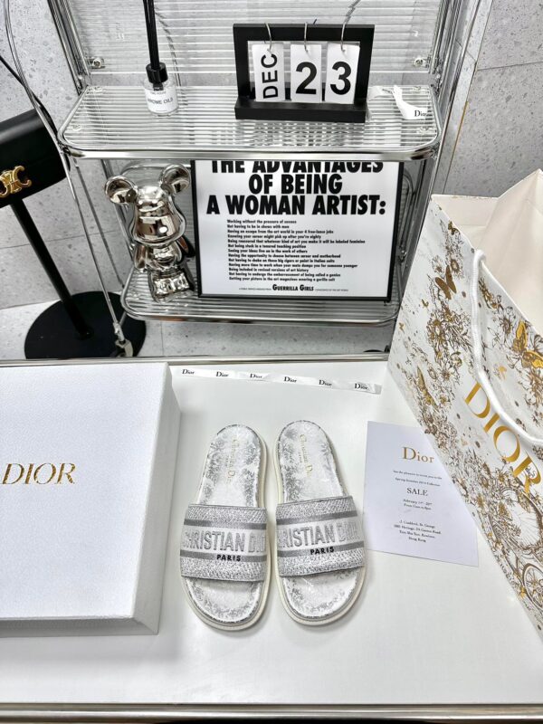 Dior 2023 Hawaiian Beach Slippers