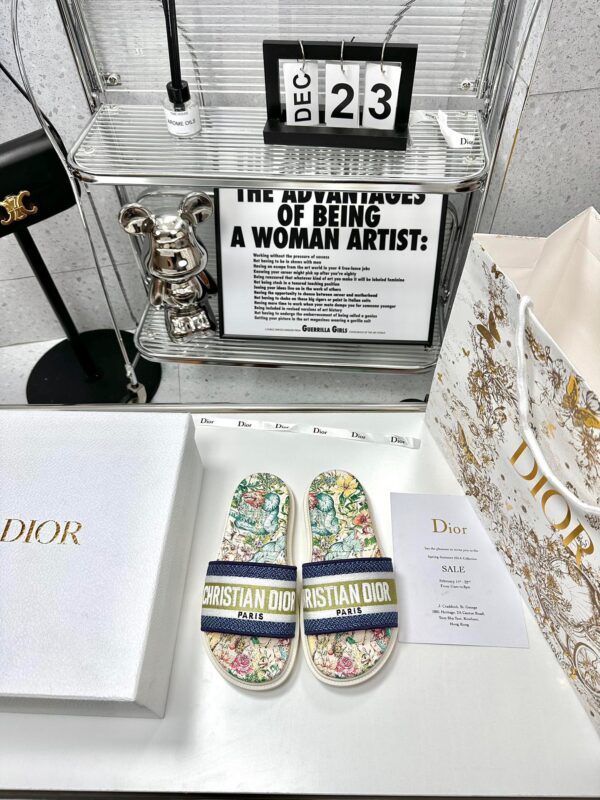 Dior 2023 Hawaiian Beach Slippers