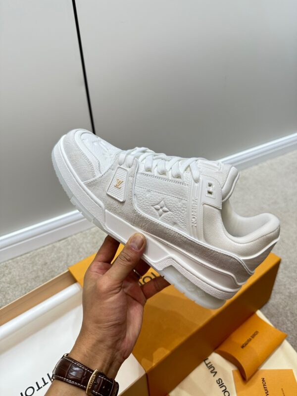 Louis Vuitton 2023 Monogram Trainers
