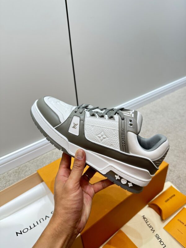 Louis Vuitton 2023 Monogram Trainers