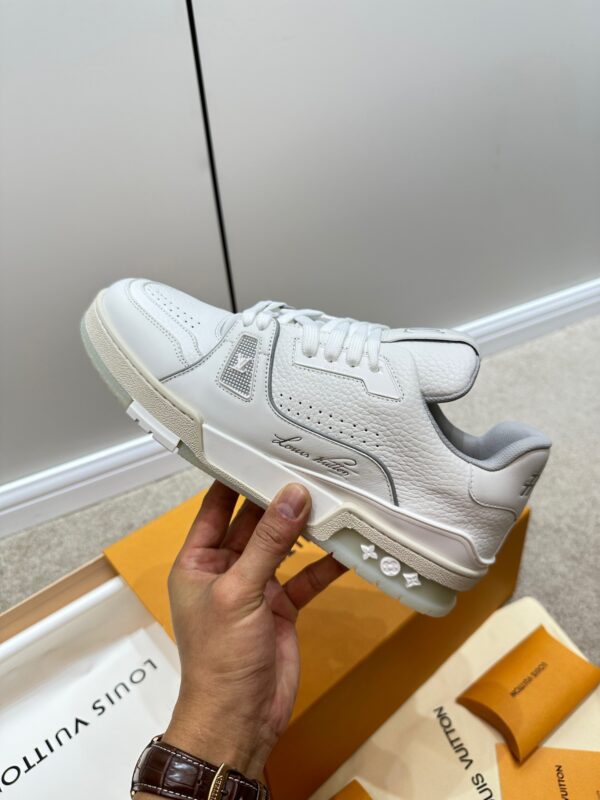 Louis Vuitton 2023 Monogram Trainers