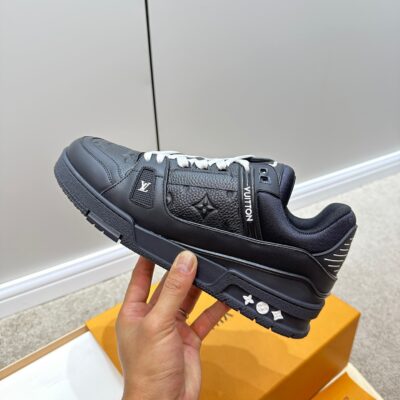 Louis Vuitton 2023 Monogram Trainers