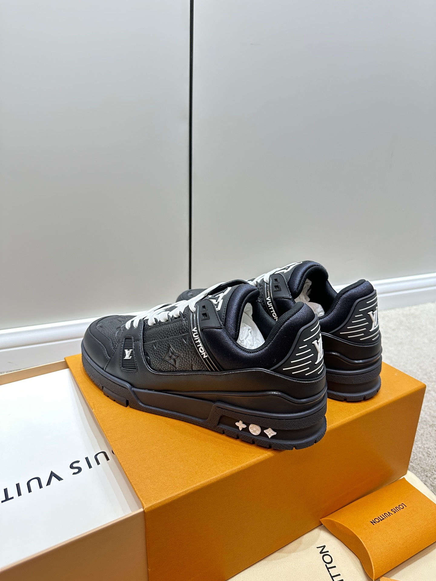 Louis Vuitton 2023 Monogram Trainers - Image 6