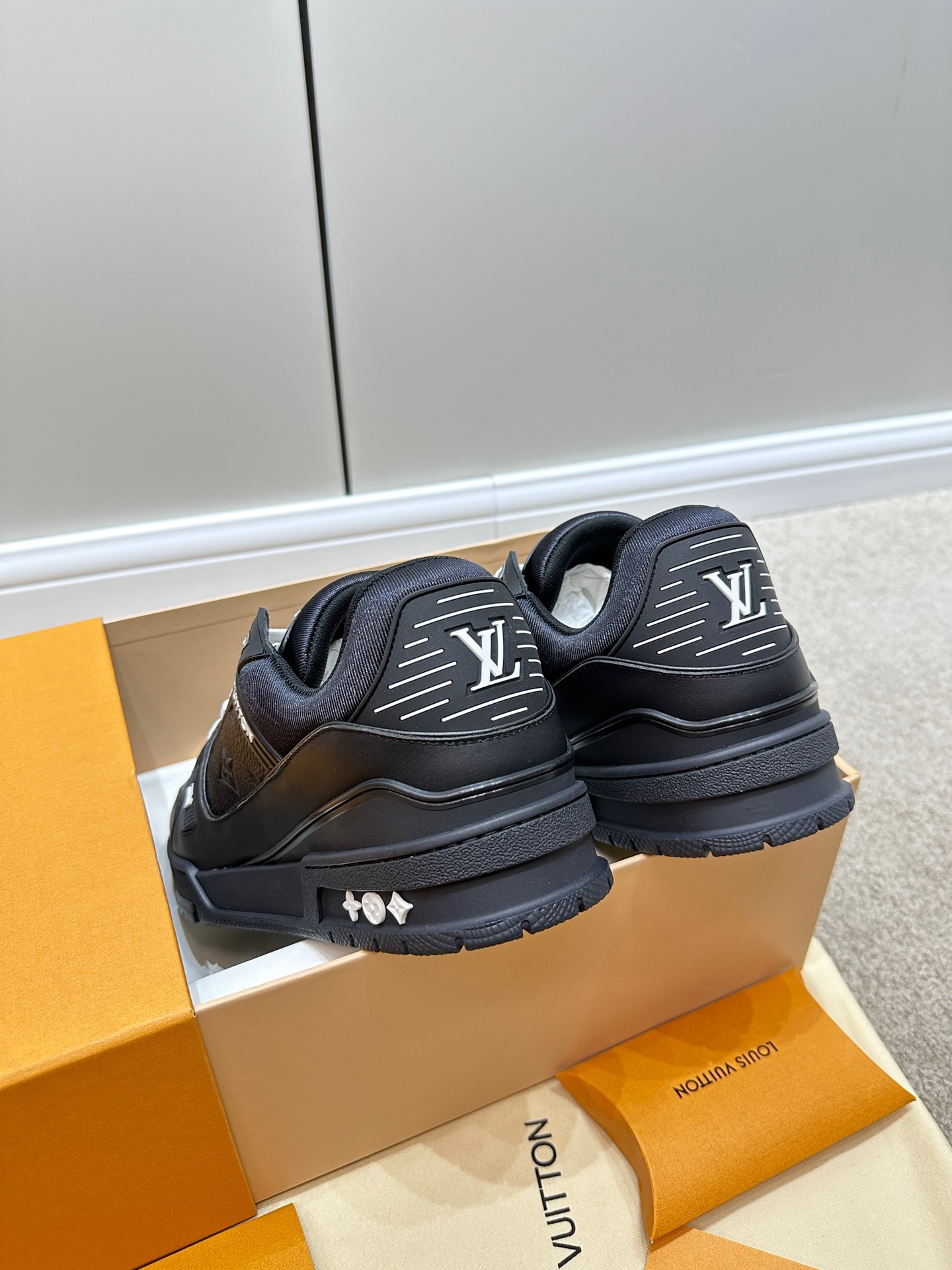 Louis Vuitton 2023 Monogram Trainers - Image 8