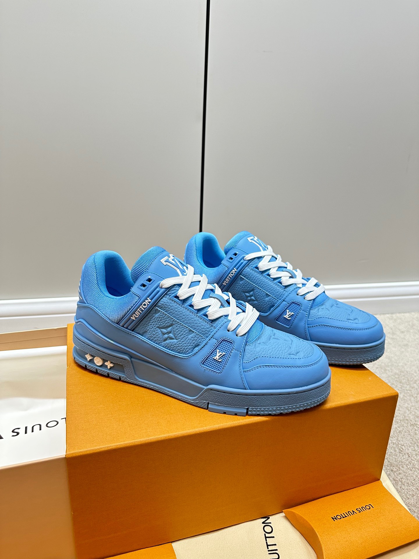 Louis Vuitton 2023 Monogram Trainers - Image 3