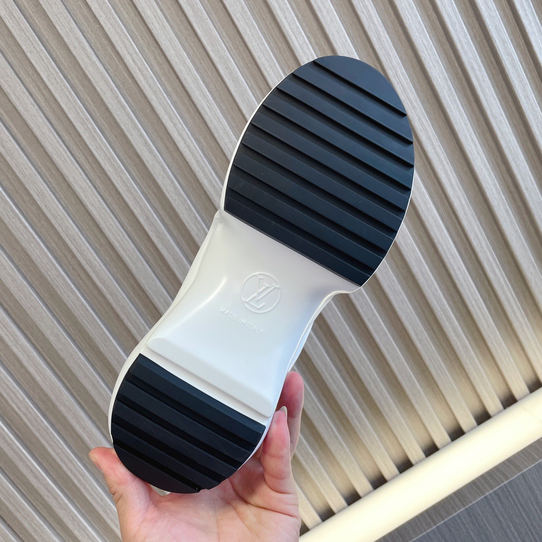 Louis Vuitton 2023 Trainers - Image 9