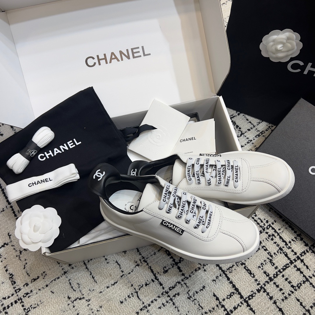 Chanel 2023 New Vintage White Shoes - Image 4