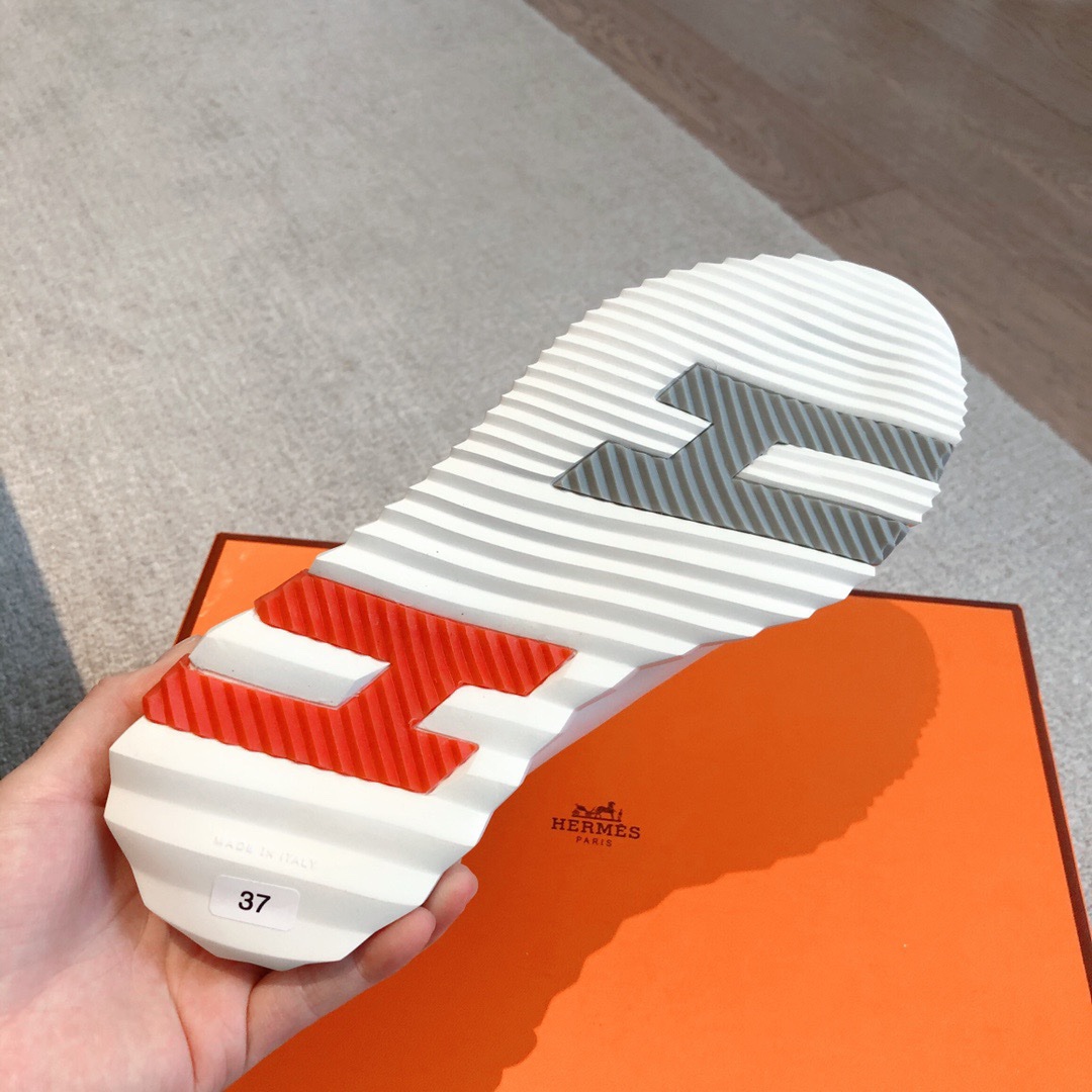 Hermes 2023 Classic Sneakers for Couples - Image 10