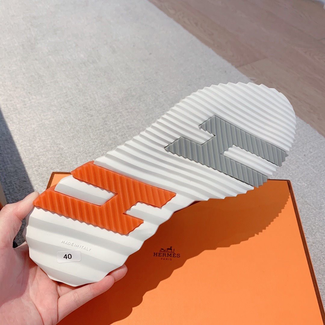 Hermes 2023 Classic Sneakers for Couples - Image 10