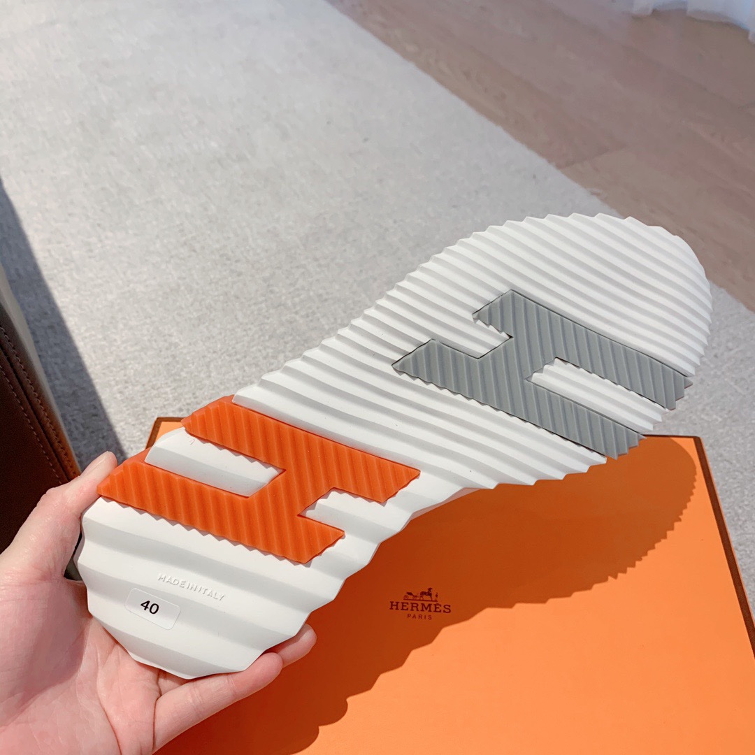 Hermes 2023 Classic Sneakers for Couples - Image 10