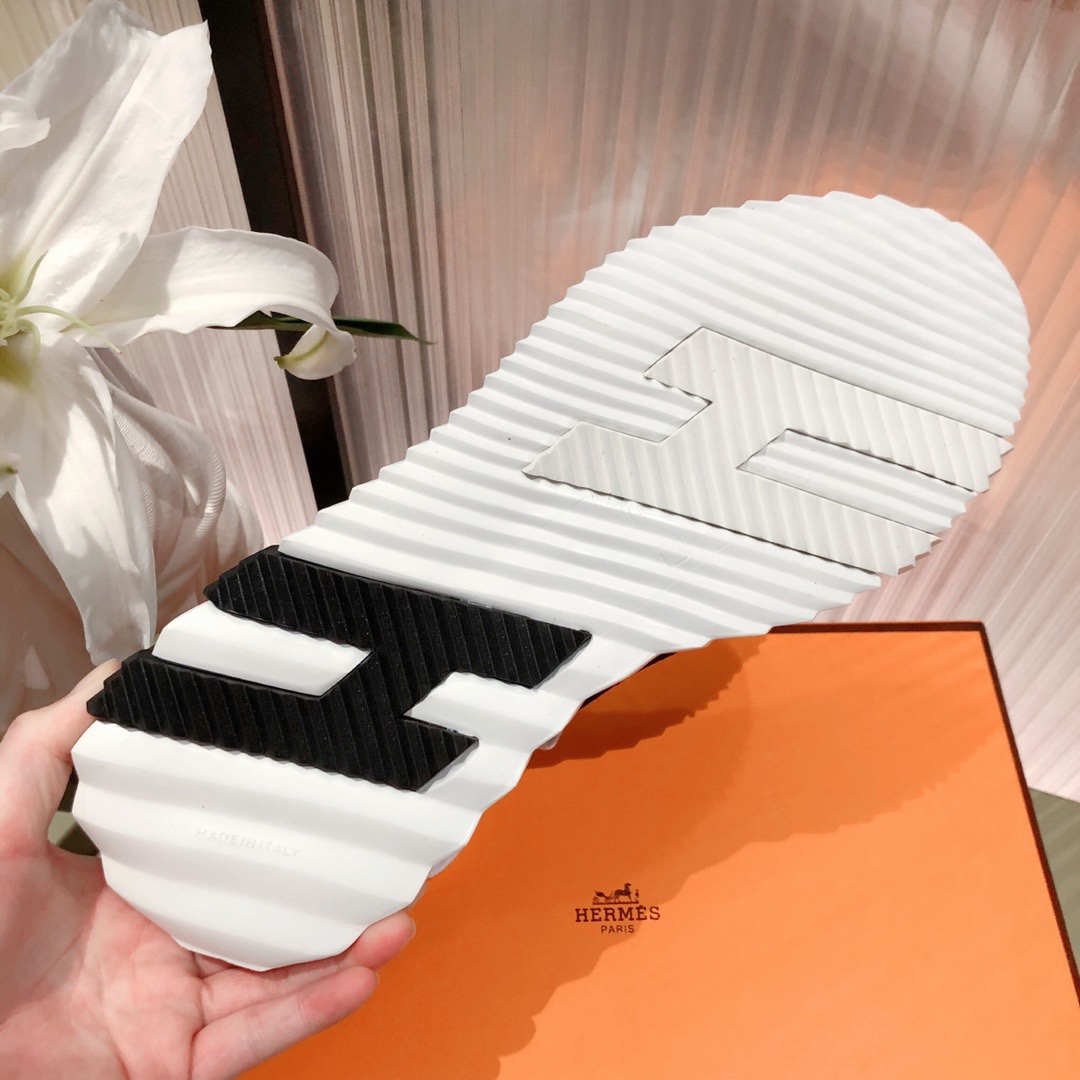Hermes 2023 Classic Sneakers for Couples - Image 10