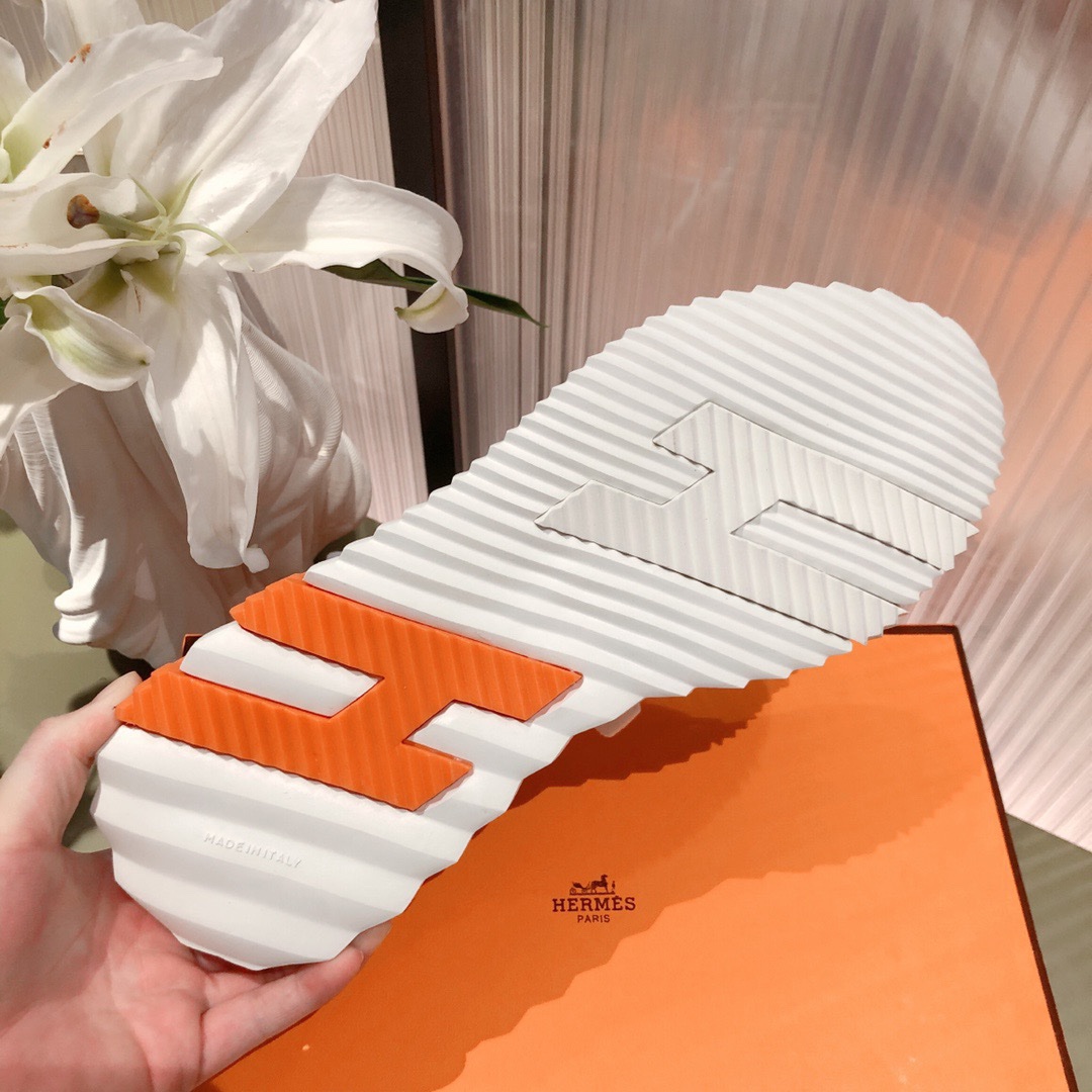 Hermes 2023 Classic Sneakers for Couples - Image 10