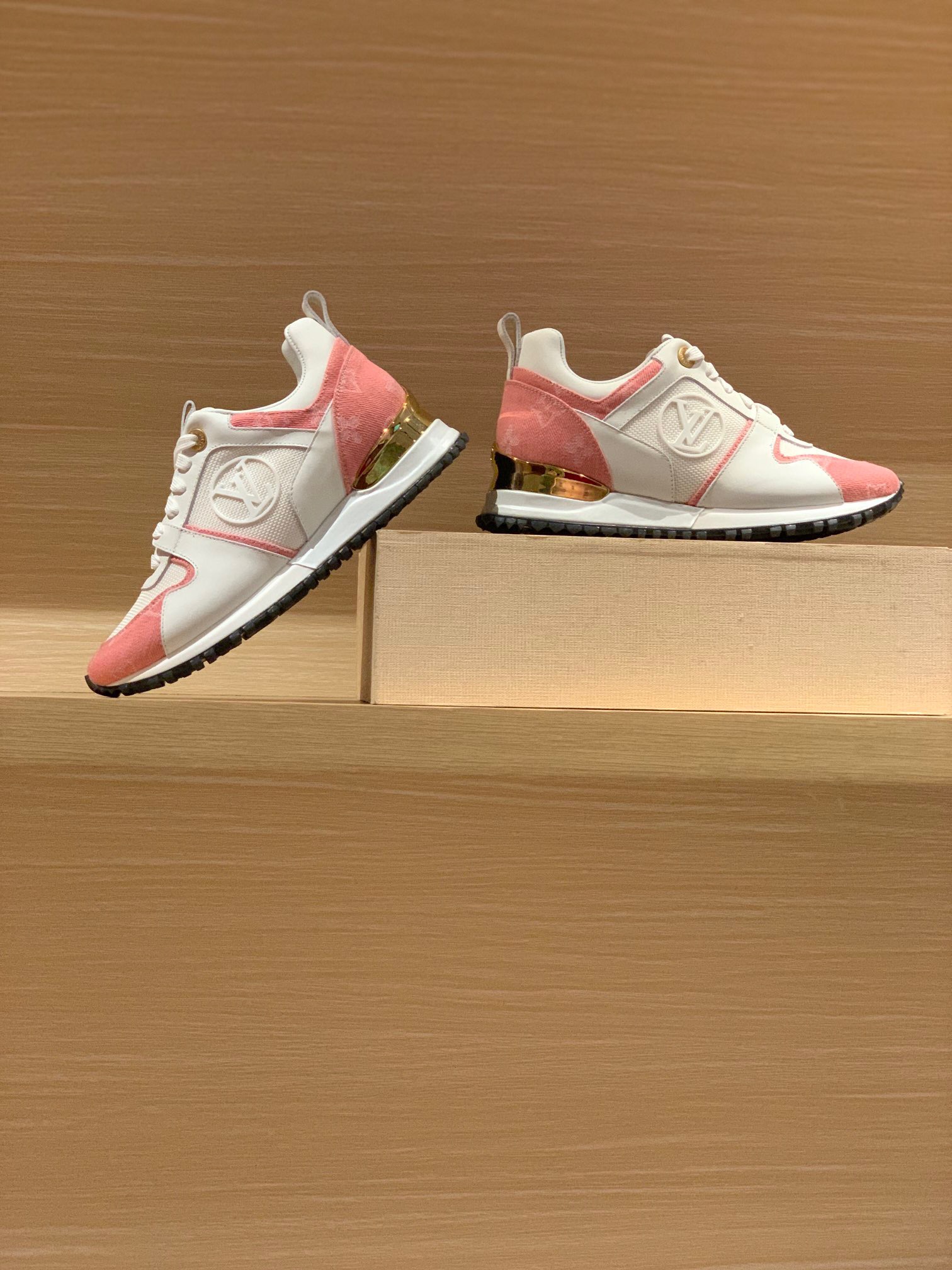 Louis Vuitton 2023 Sneakers Couple Models