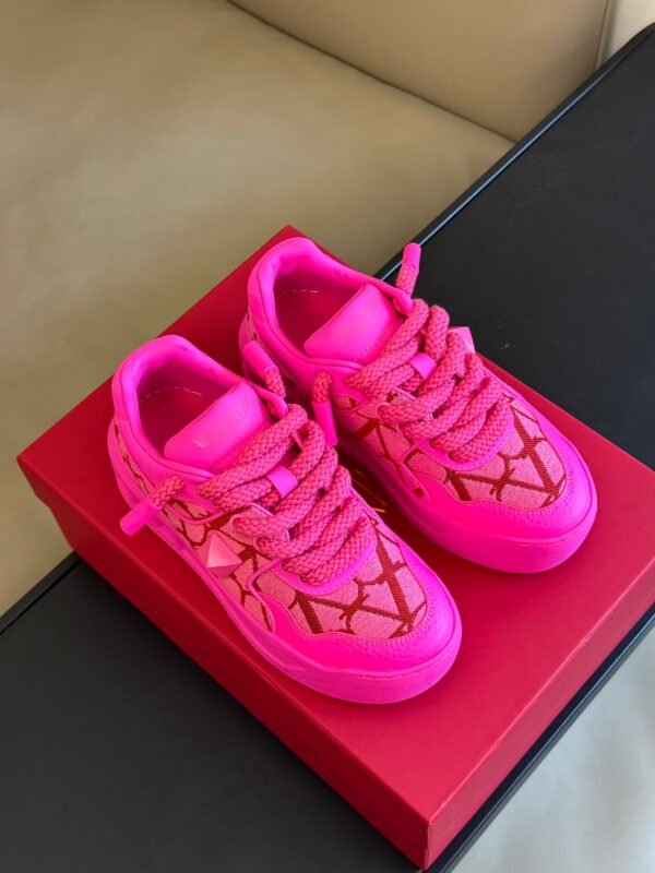 Valentino 2023 New Couple Trainers
