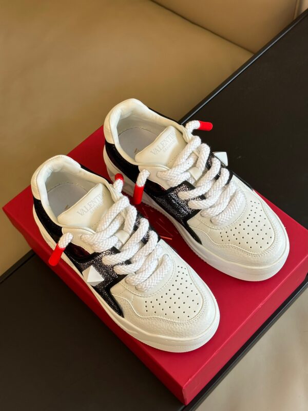 Valentino 2023 New Couple Trainers