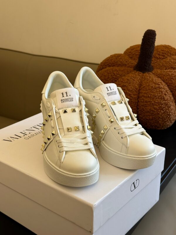 Valentino 2023 Autumn and Winter Wedge Sneakers