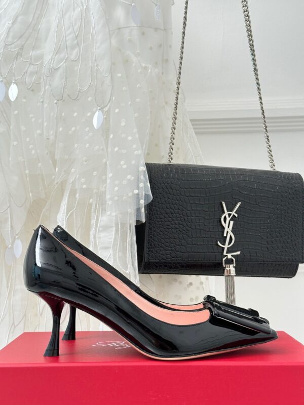 Roger Vivier Classic Square Buckle Pointed Toe High-heels