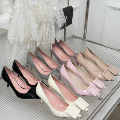 Roger Vivier Classic Square Buckle Pointed Toe High-heels Collection
