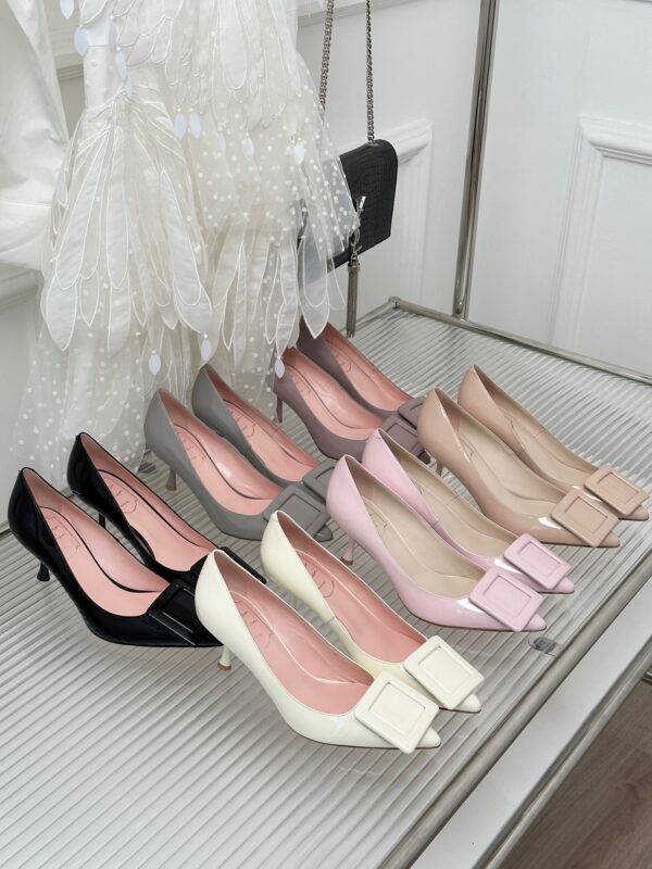 Roger Vivier Classic Square Buckle Pointed Toe High-heels Collection