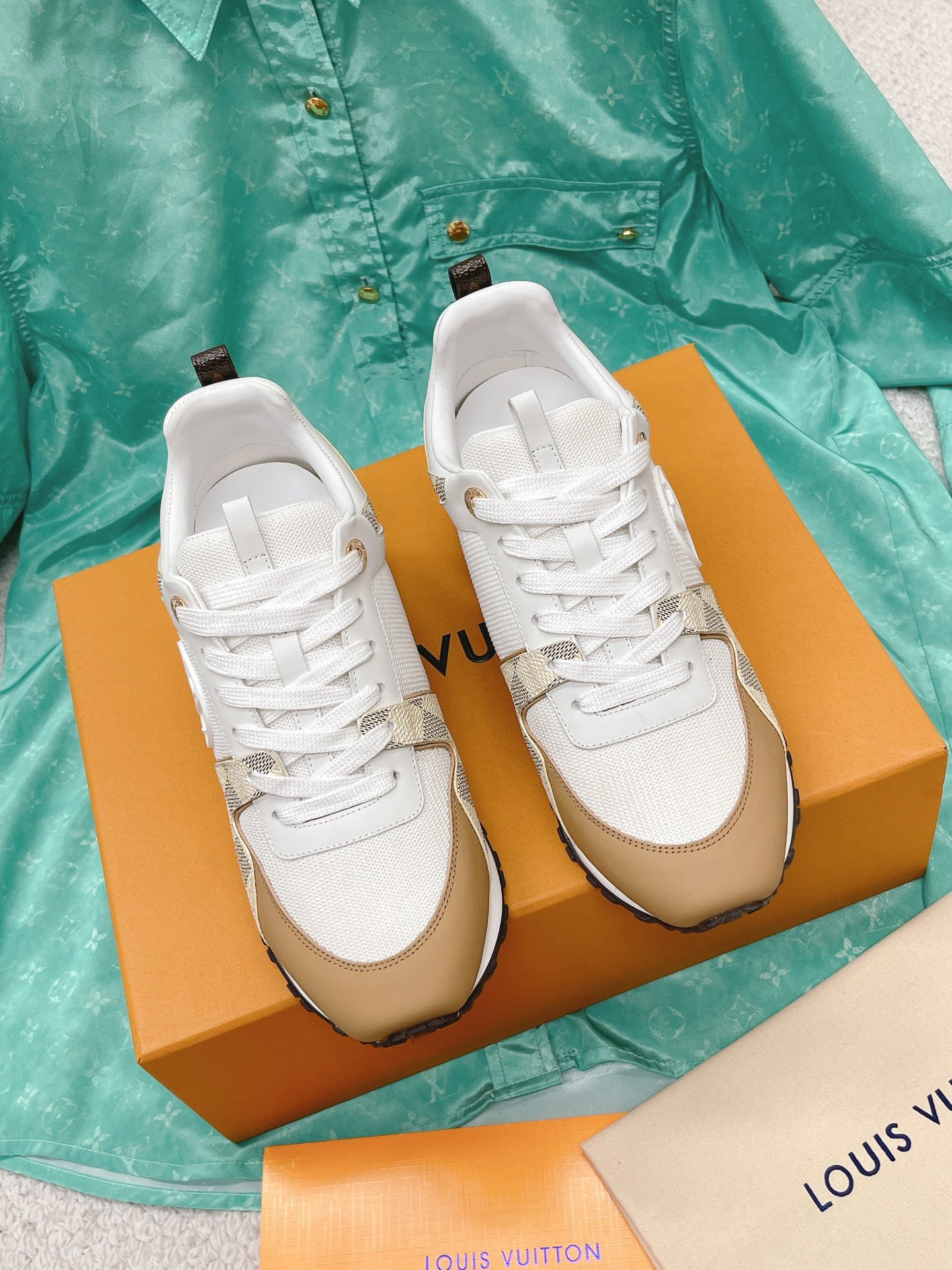 Louis Vuitton 2023 Classic Sneakers - Image 2