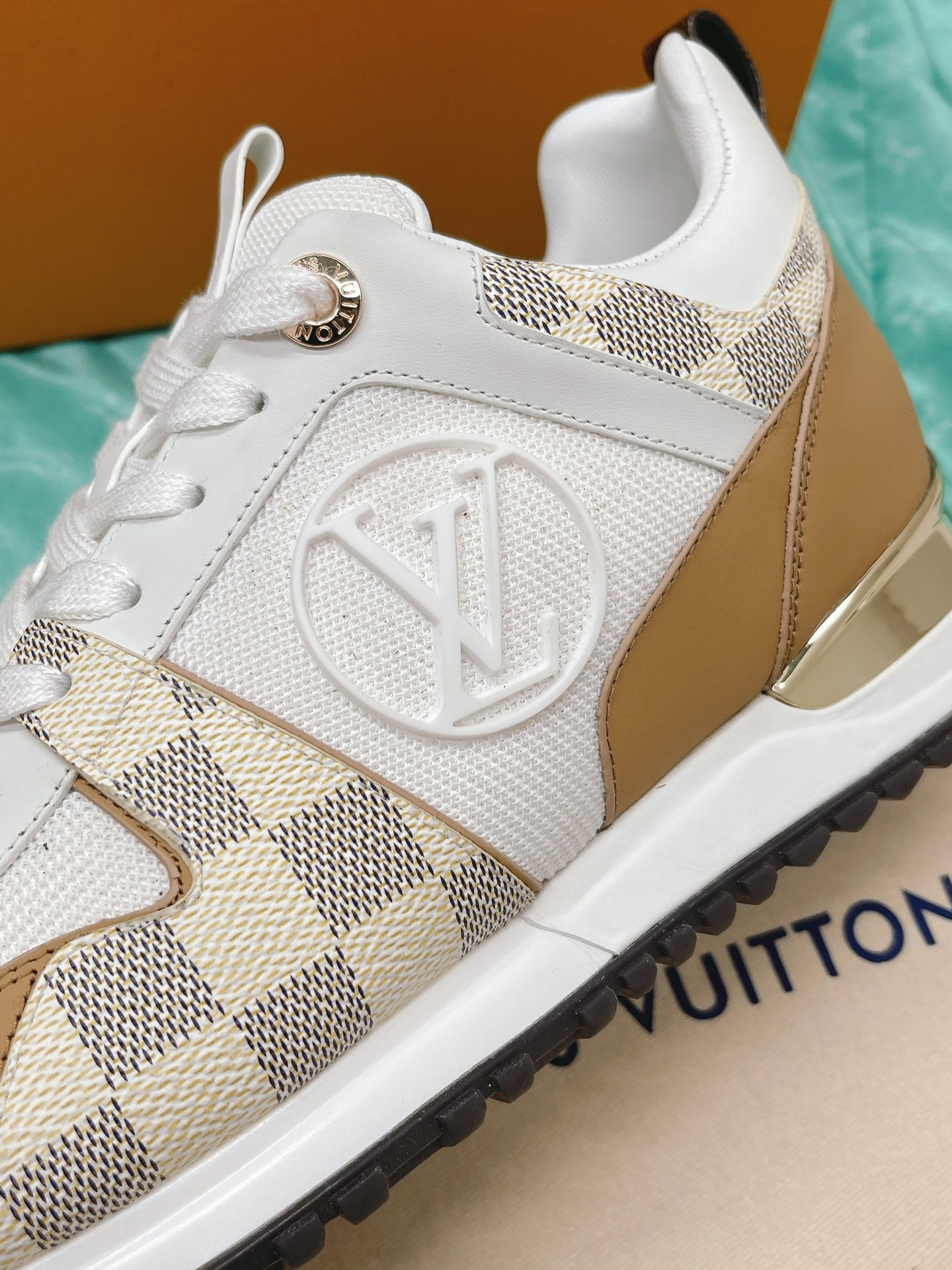 Louis Vuitton 2023 Classic Sneakers - Image 6