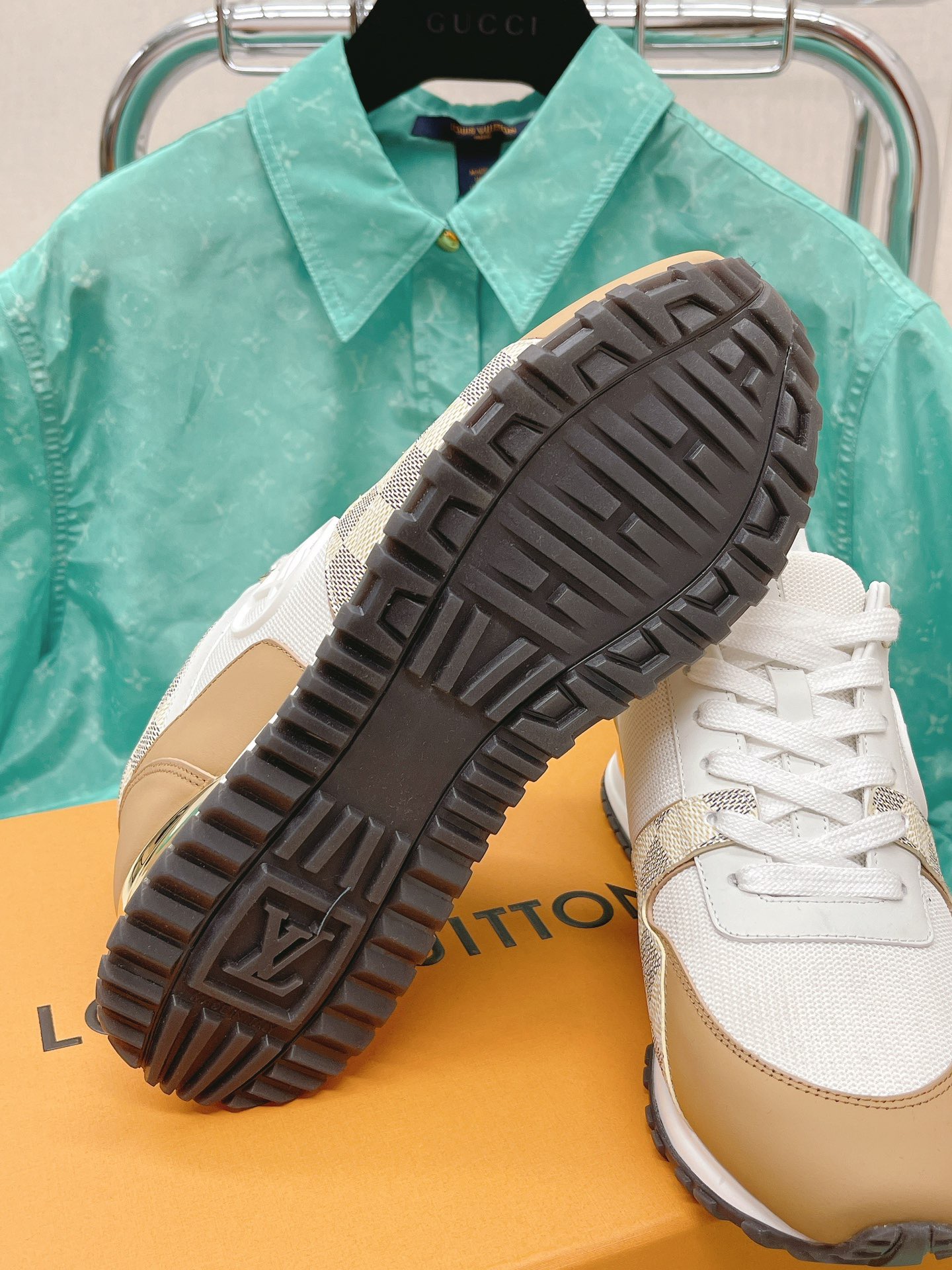Louis Vuitton 2023 Classic Sneakers - Image 9