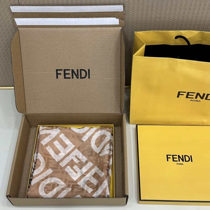 Fendi O’Lock Chain Scarf