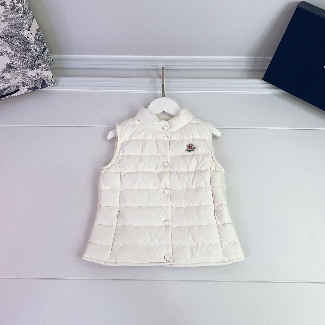 1000039064.jpg Moncler Kids White Vest - Image 1