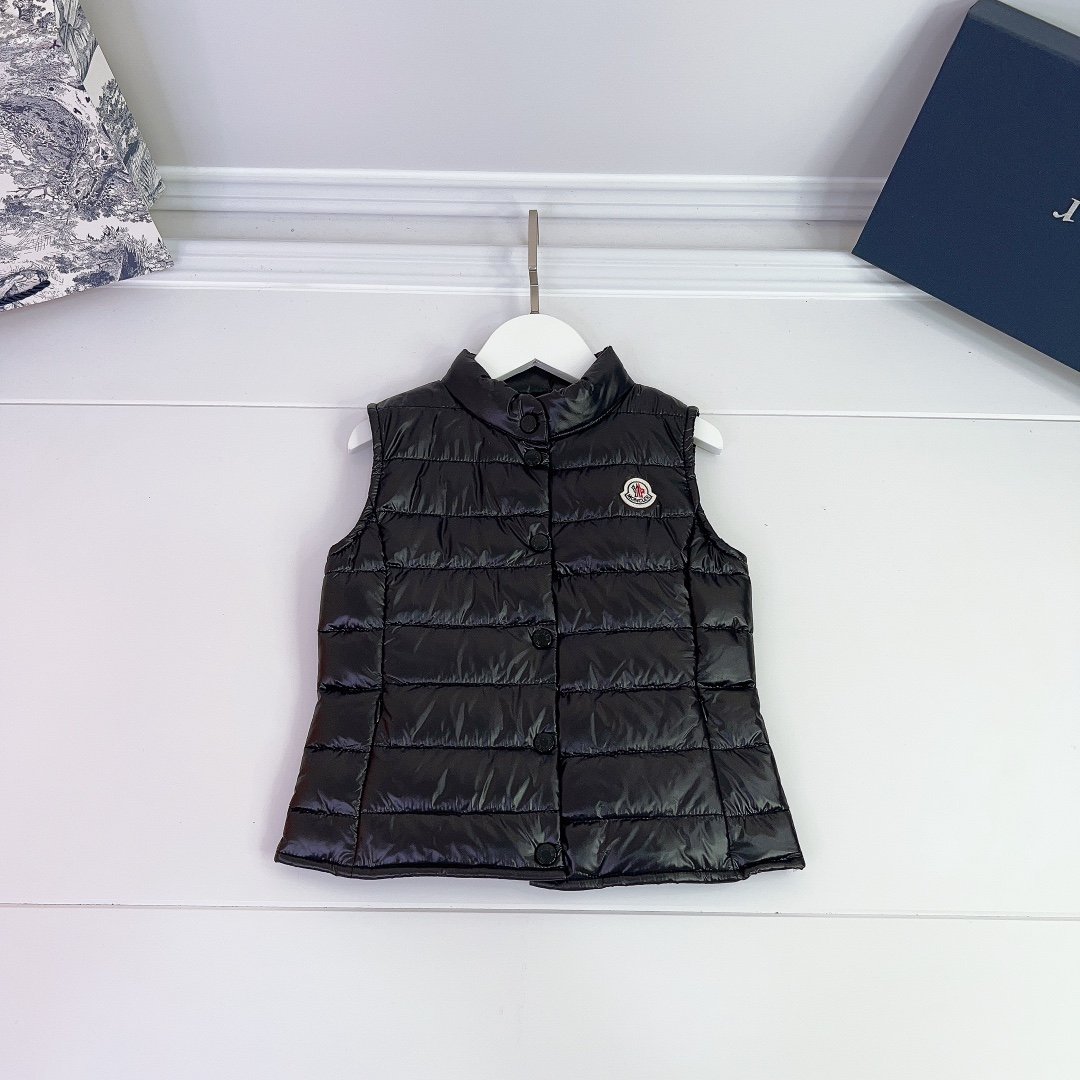 1000039109.jpg Moncler Kids Vest - Image 1
