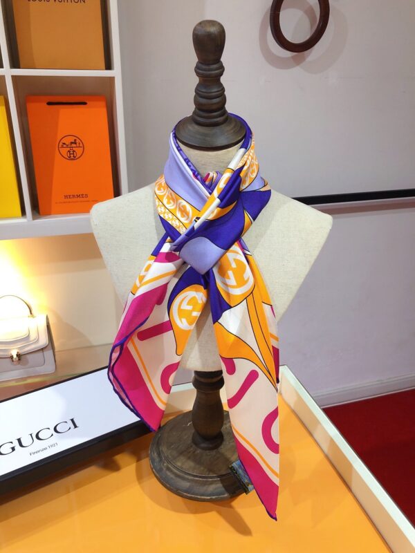 Gucci Enlarged Flower Print Square Scarf