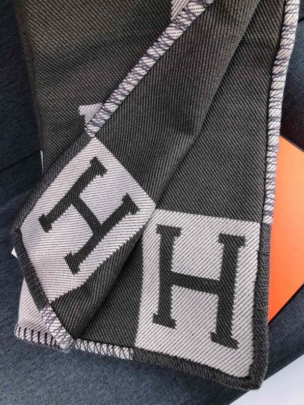 1000040064.jpg Hermes Avalon Classic H Blanket - Image 1