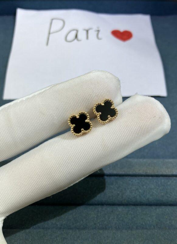 VCA Sweet Alhambra Earrings 18k Gold & Amp; Agate