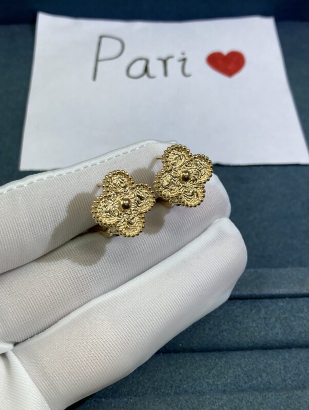 VCA Earrings 18k Gold