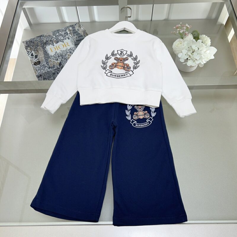 Burberry White Long-sleeved T-shirt & Wide Leg Trousers