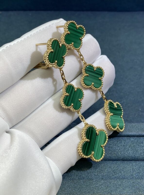 VCA Three-Floral Malachite Clover Earbeats, Yellow Gold