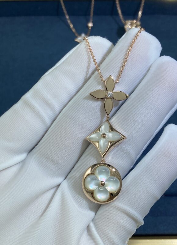 LV White Shell Necklace, Rose Gold