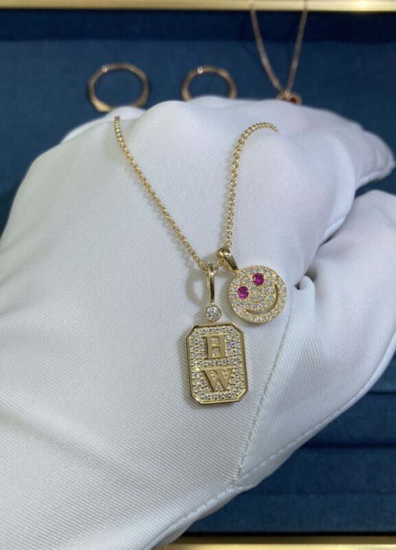 HW Smiley Necklace, Yellow Gold