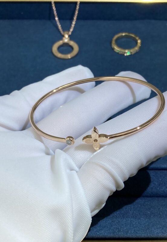 LV Bracelet, Rose Gold