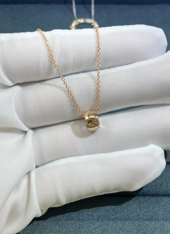 Argyle necklace, rose gold