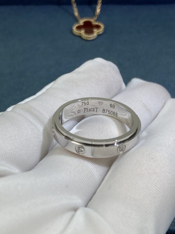 Seven Diamond Turning Ring, White Gold