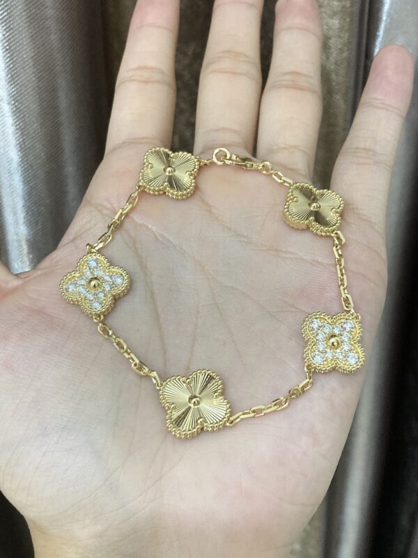 Laser Streaked Diamond Bracelet, Yellow Gold