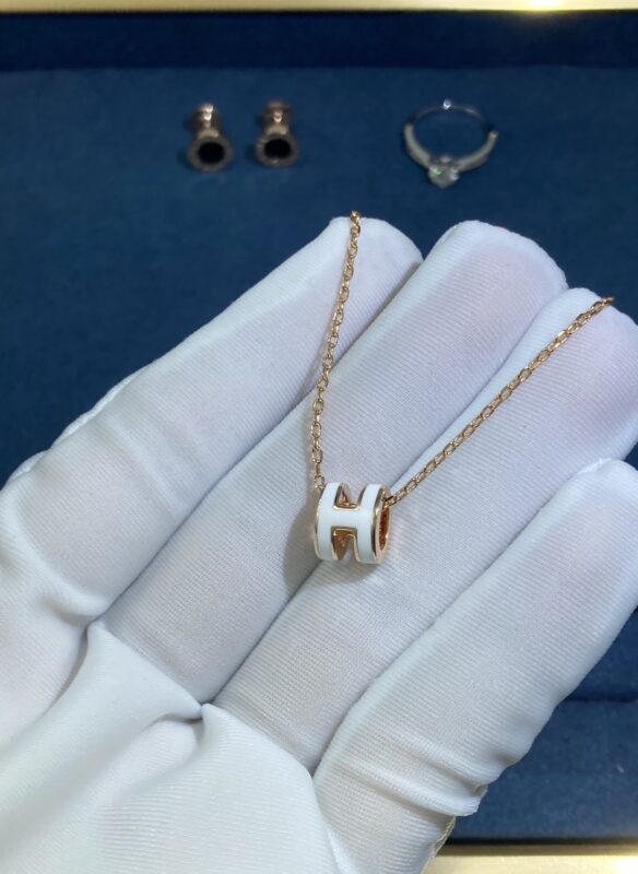 Hermès H necklace, rose gold