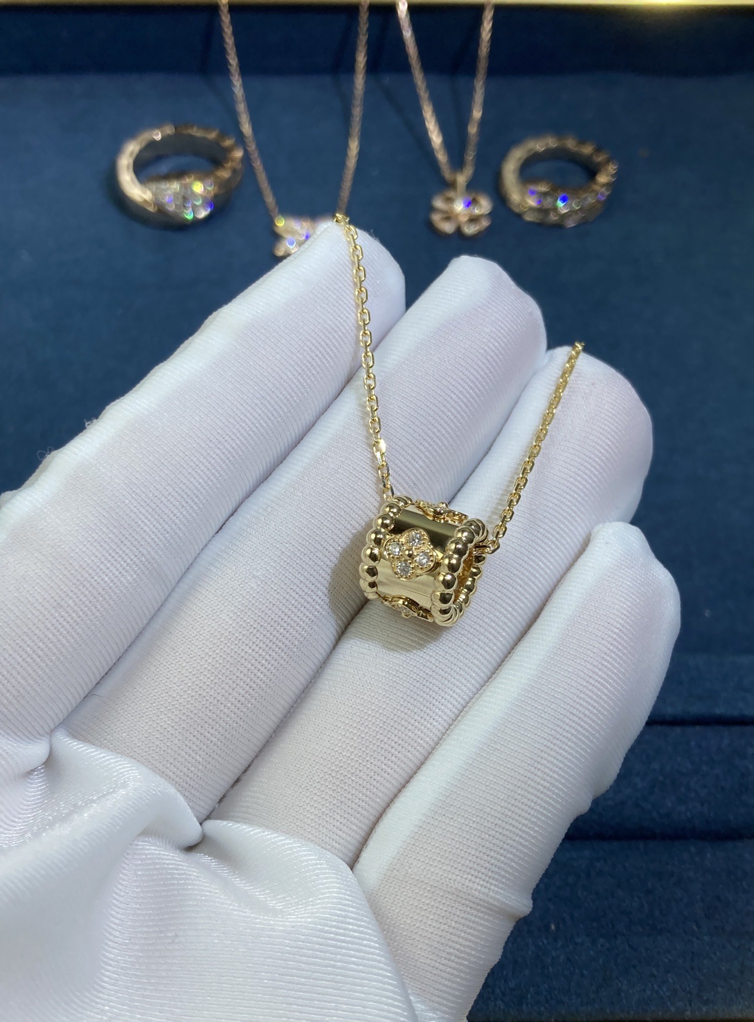 50405.jpg Kaleidoscope Necklace, Yellow Gold - Image 1