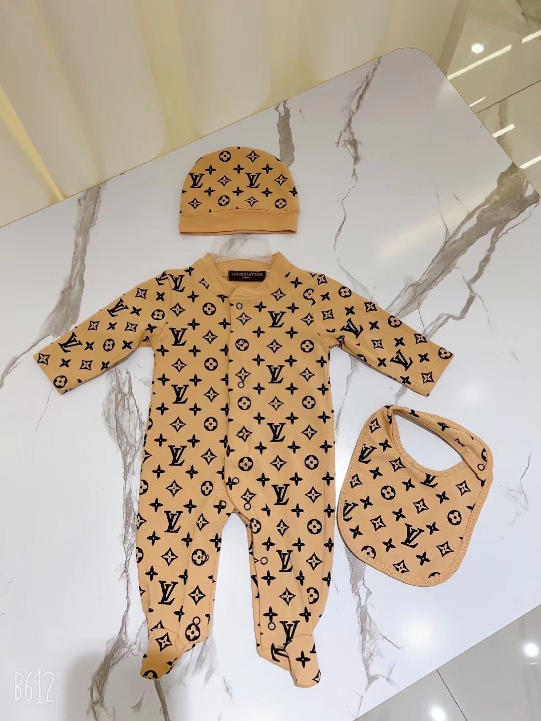 54543.jpg Louis Vuitton Baby Romper Suit - Image 1