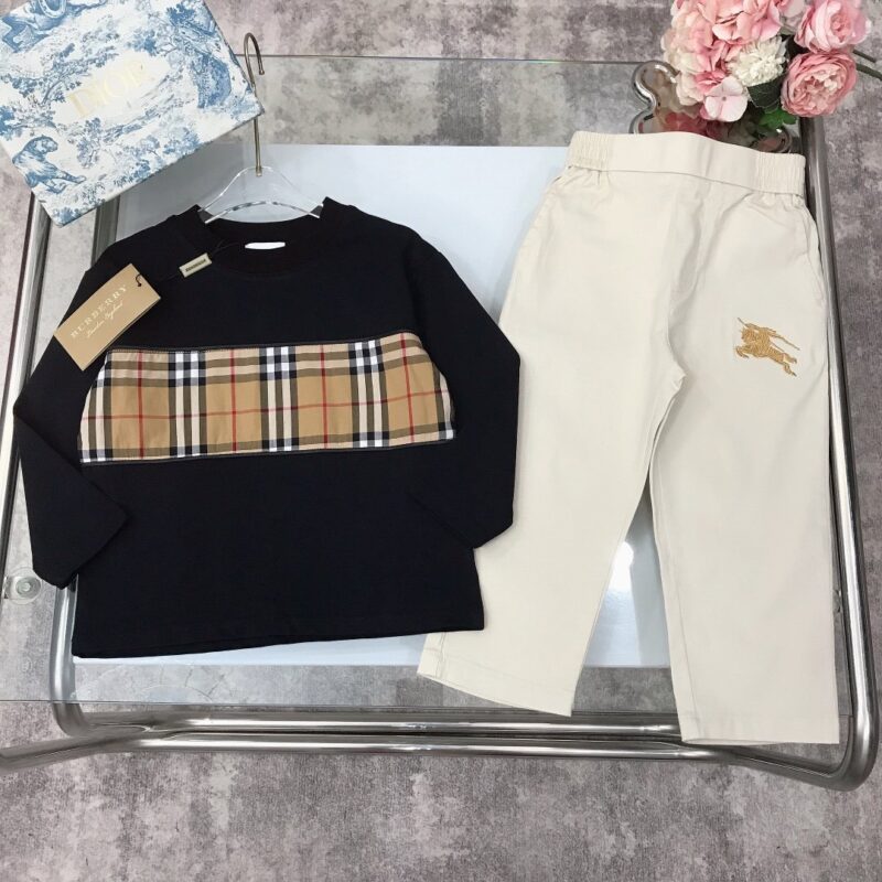 Burberry Kids Sweater & Trousers