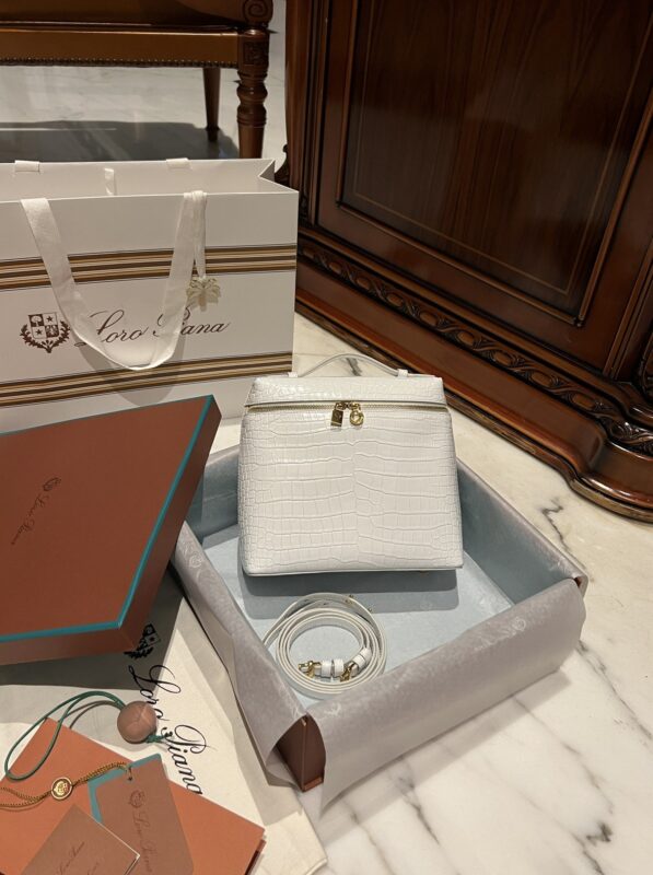 Loro Piana Extra Pocket